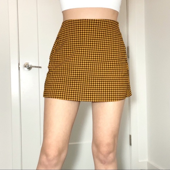 UO Yellow checkered mini skirt - Picture 2 of 4
